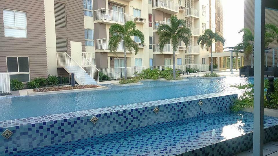 Marquee Residences Angeles Exterior foto
