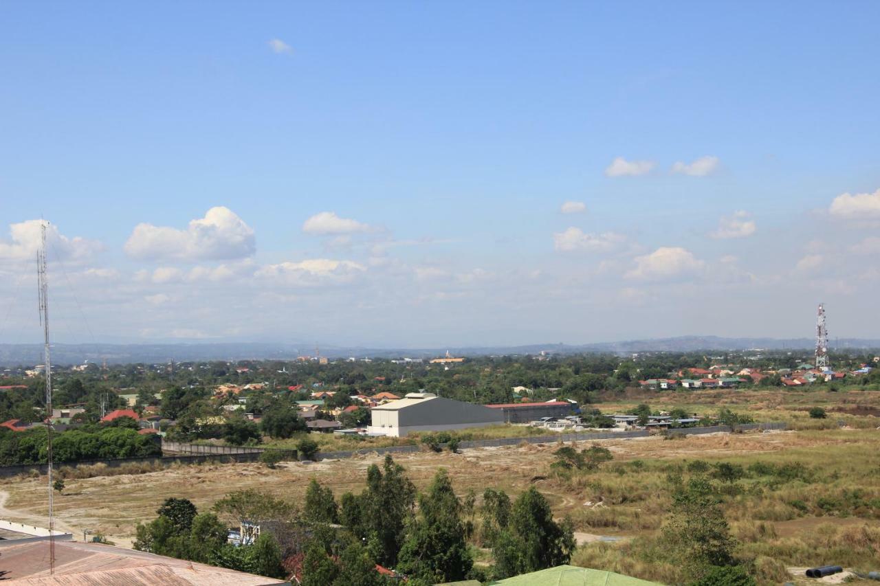 Marquee Residences Angeles Exterior foto