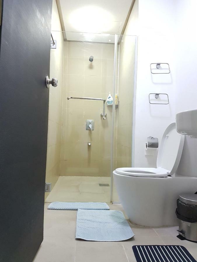 Marquee Residences Angeles Exterior foto