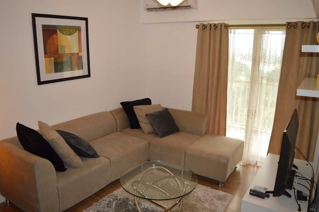 Marquee Residences Angeles Exterior foto