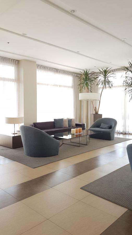 Marquee Residences Angeles Exterior foto