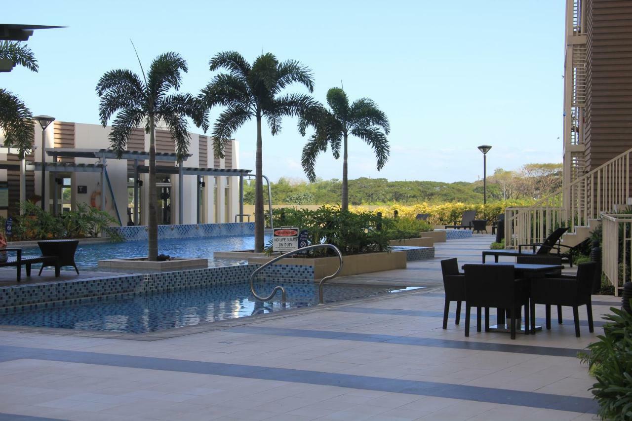 Marquee Residences Angeles Exterior foto